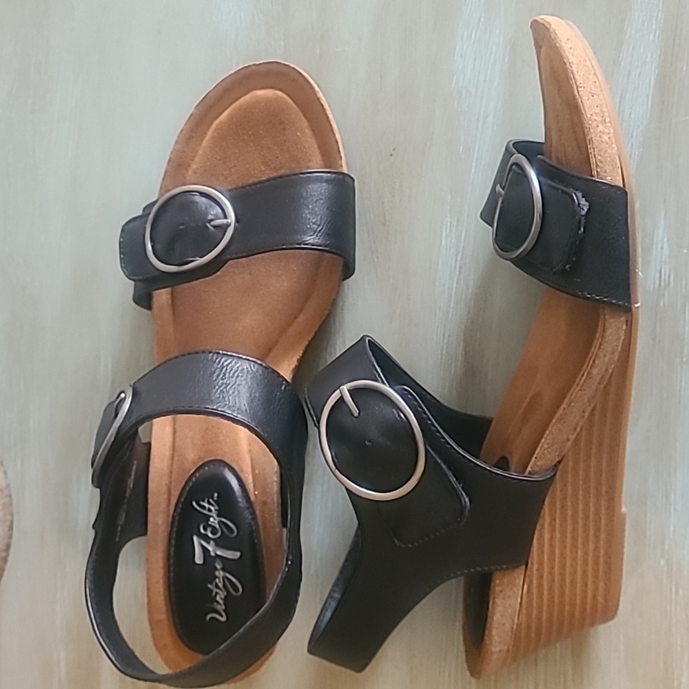 Vintage 7 Eight black wedge sandals size 9 1/2